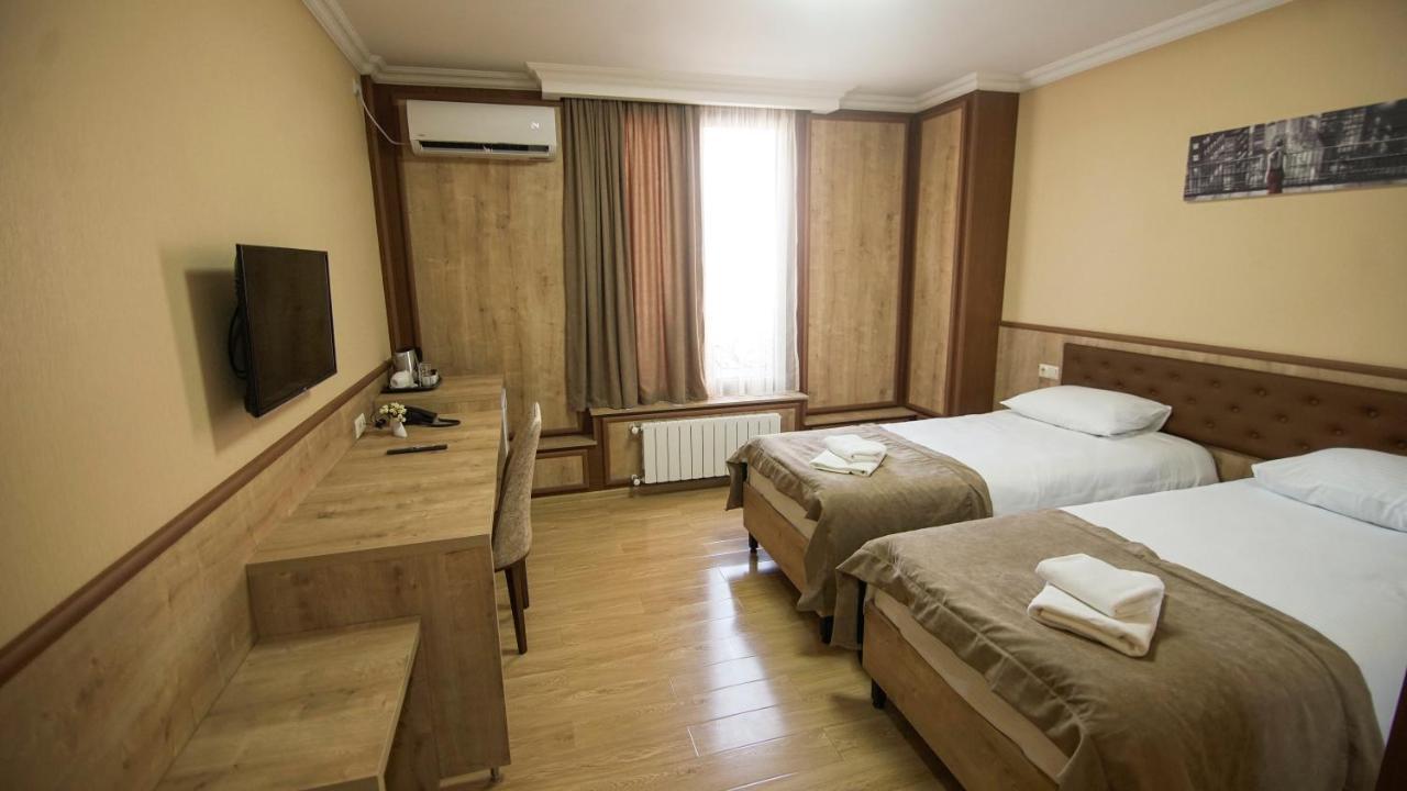 Hotel Juralius Tbilisi Luaran gambar