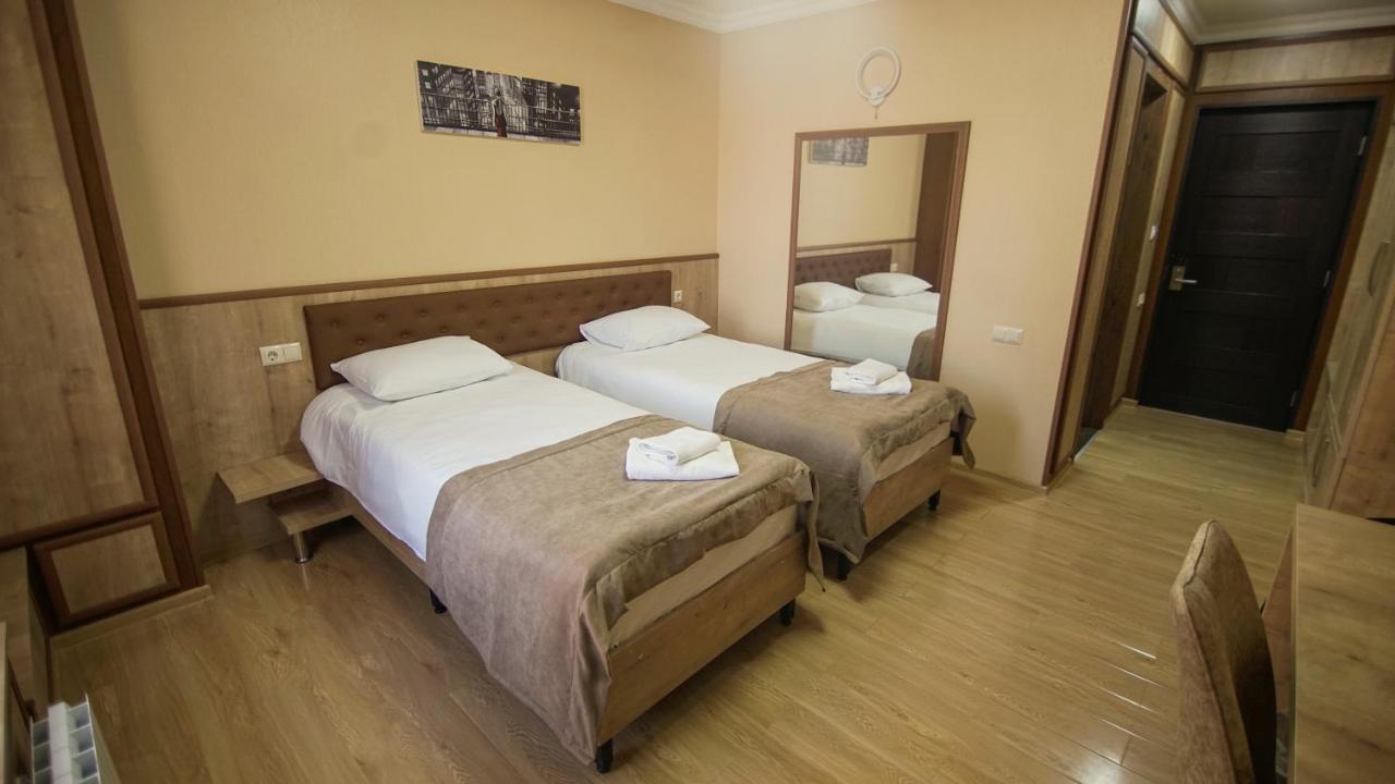 Hotel Juralius Tbilisi Luaran gambar